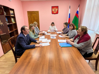 совещание по вопросу оказания бесплатной юридической помощи участникам специальной военной операции и членам их семей - фото - 1